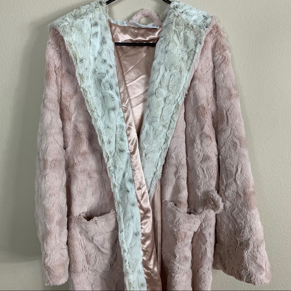 Minkey Couture blush pink super soft robe